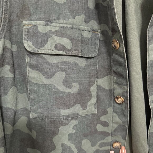 Urban outfitters | Oversized Military Camo Men's Green and Khaki Jacket - Picture 5 of 7